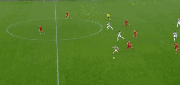 1703976420978055415.gif 尤文84.gif