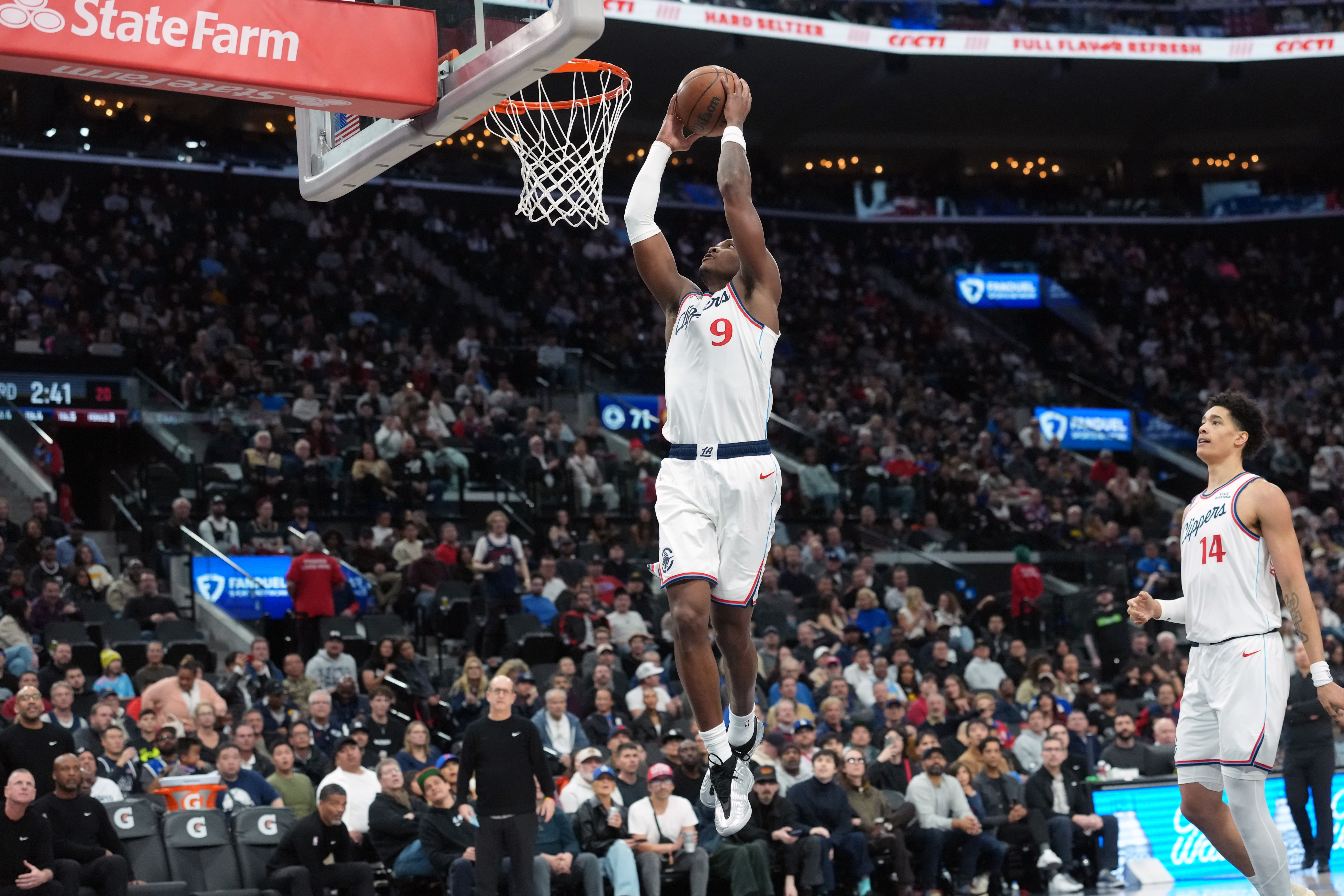 足球比分 球探预测-相爱相杀！马瑟林：内史密斯根本防不住我 扣篮后我得让他知道