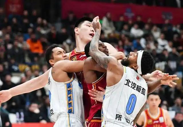 足球比分 球探分析-上海84-79险胜山东：强弱预判，季后赛里全是变数？